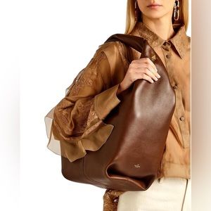 Gorgeous Valentino Garavani Rockstud Hobo